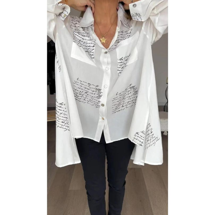 Camila - stijlvolle blouse met letterprint