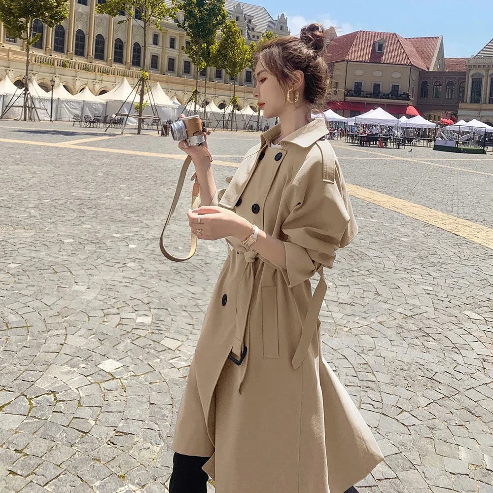 Yael - trendy double-breasted trenchcoat