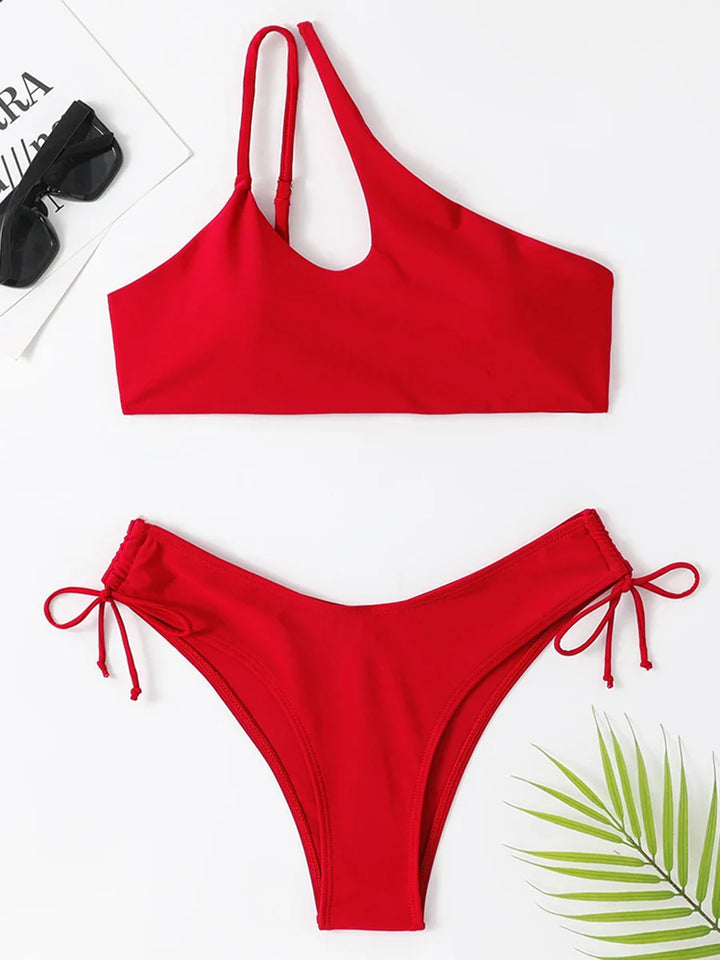 Nikki - one-shoulder bikini set met koord