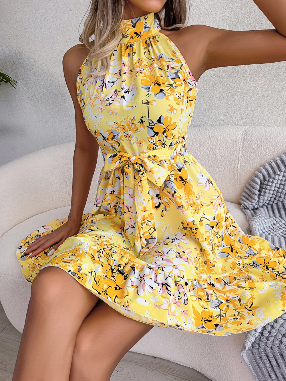 Isha - bloemig halter mini jurk